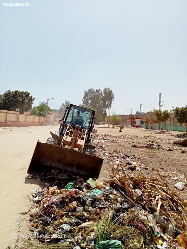 محافظ اسيوط : حملات نظافة مكبرة بمراكز الغنايم والبدارى وساحل سليم ومنفلوط لرفع المخلفات والقمامة من الشوارع والميادين