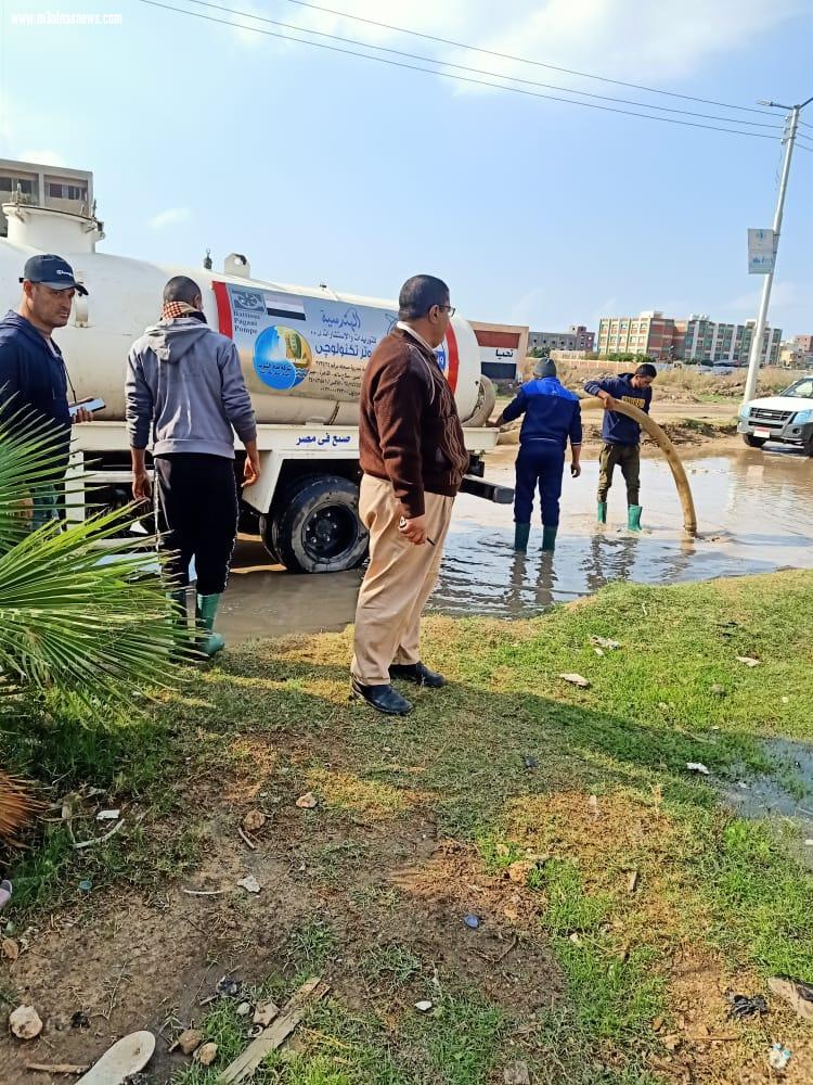   هطول أمطار غزيرة ببلطيم والمصيف بكفر الشيخ واستمرار رفع المياه