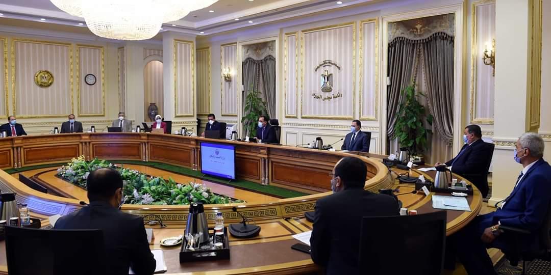 رئيس الوزراء يتابع إجراءات مواجهة فيروس 