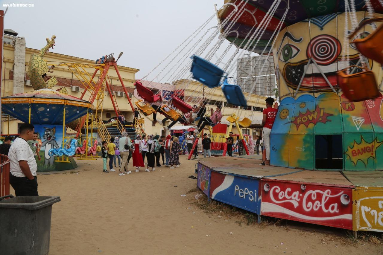 توافد الألاف من أهالي كفر الشيخ على المتنزهات والحدائق  وعلى الرحلات النيلية