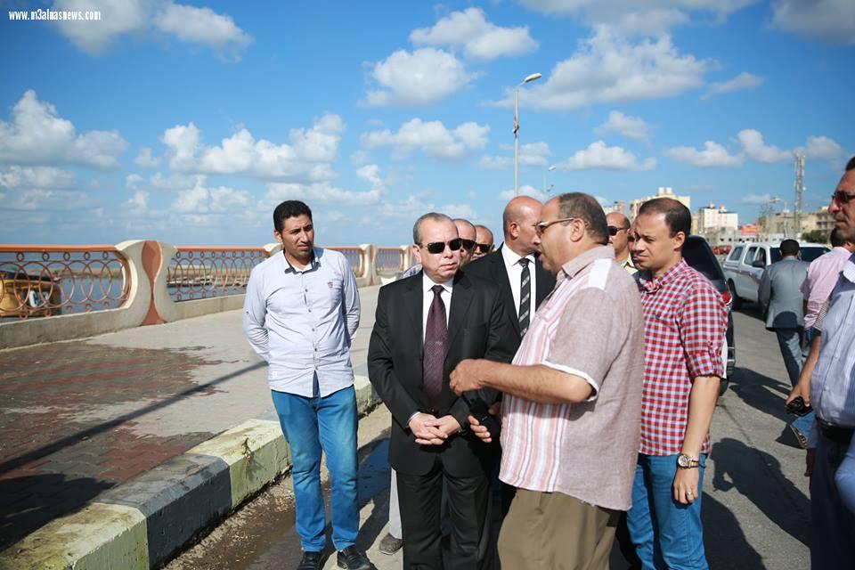 محافظ كفرالشيخ يشدد برفع الإشغالات بسوق بلطيم ومواطن: 