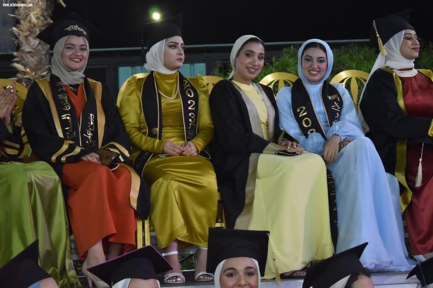  نقيب مهندسي أسيوط ونائب رئيس جامعه لشؤون التعليم والطلاب يشارك في حفل خريجي الفنون الجميلة