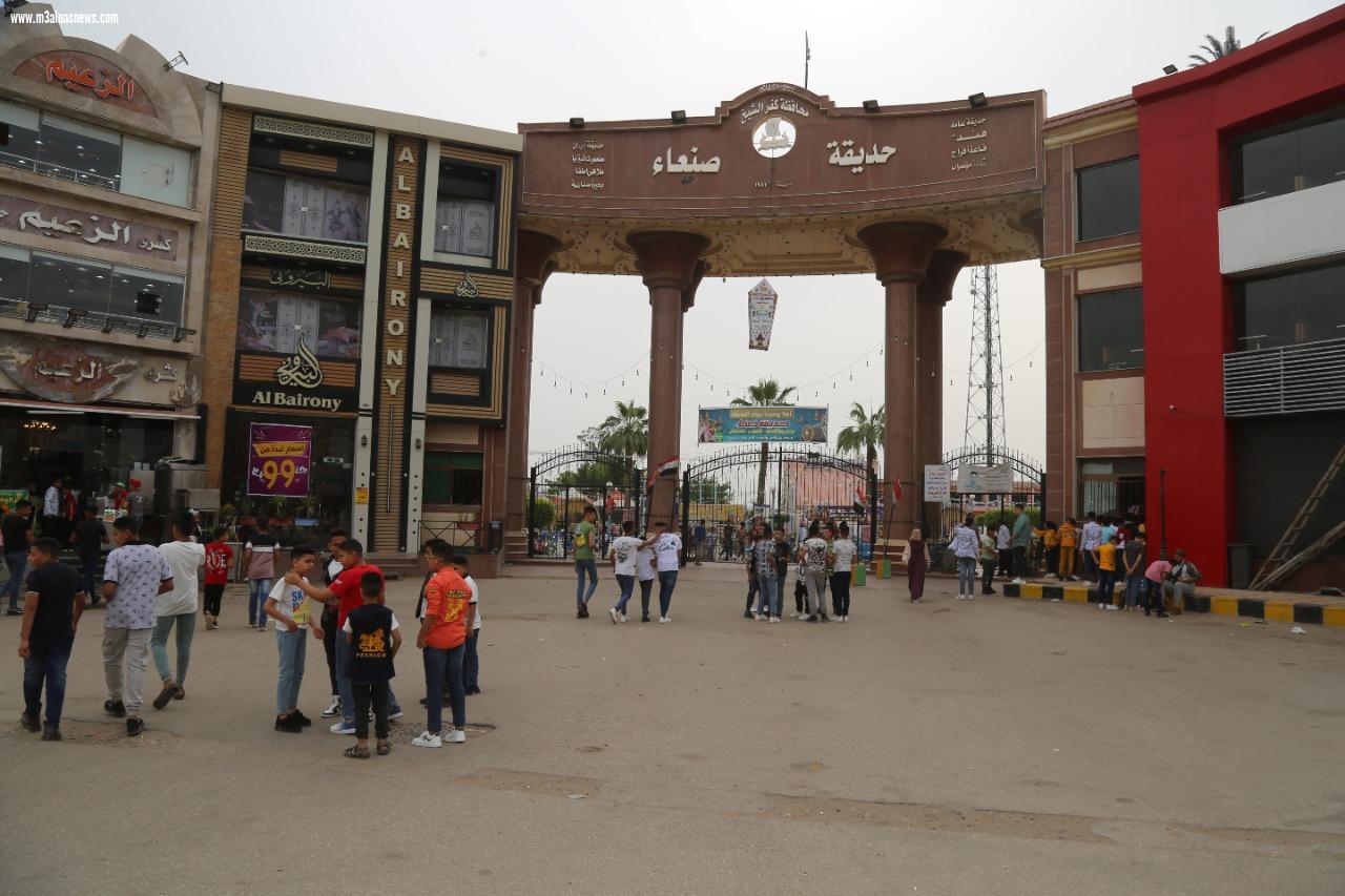 توافد الألاف من أهالي كفر الشيخ على المتنزهات والحدائق  وعلى الرحلات النيلية