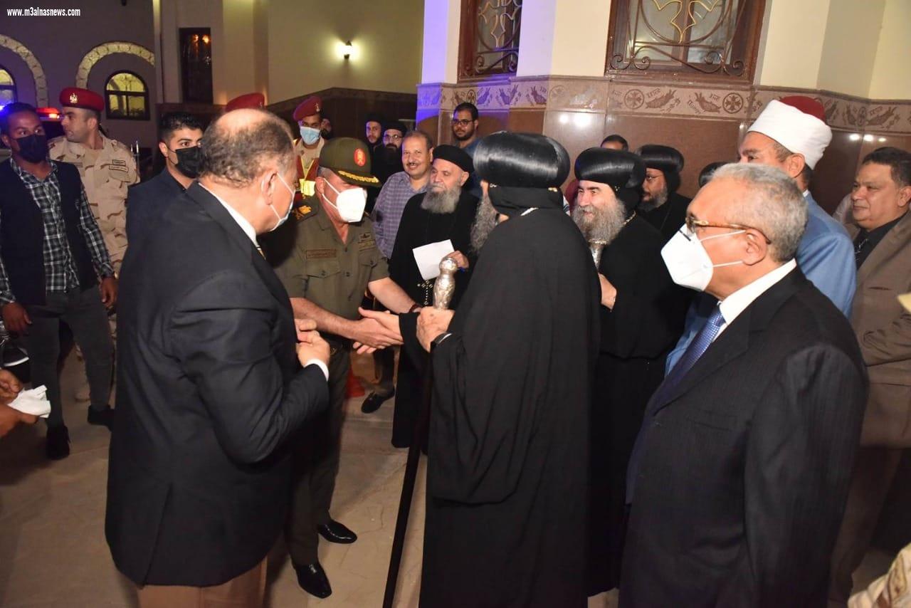 محافظ أسيوط وقائد المنطقة الجنوبية العسكرية يشهدان حفل تجليس 