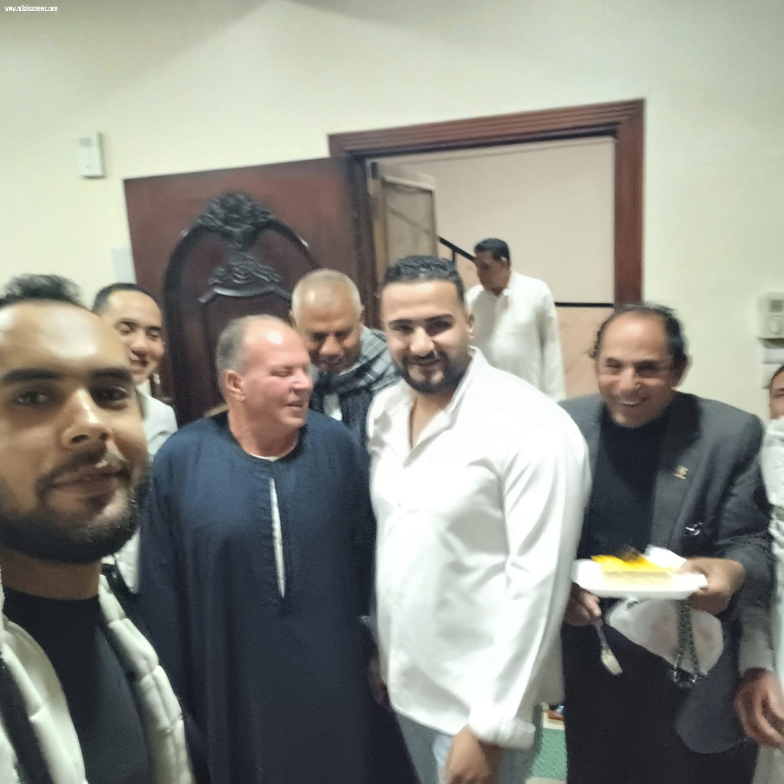الزميل السيد شحاتة ... يهنئ المهندس احمد فايز يونس بالخطوبة