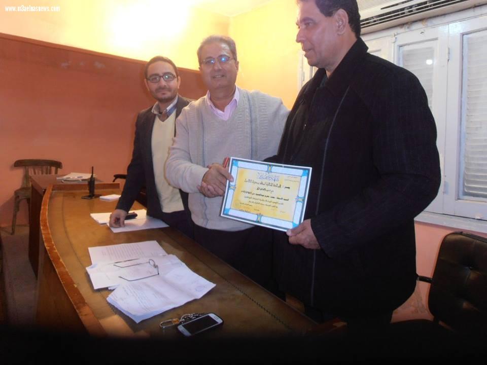 عايدة ماضي تكرّم 5 قيادات بالحامول بينهم نائب رئيس المركز لبلوغهم سن المعاش.. 