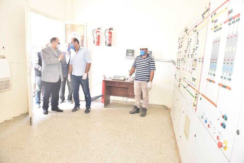 محافظ أسيوط يتفقد صوامع عرب العوامر لمتابعة توريد محصول القمح