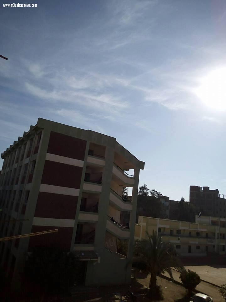 أولياء أمور يتسلقون أسوار المدارس بكفر الشيخ لـ