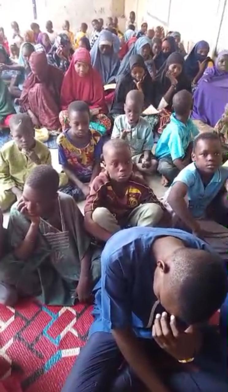 بالفيديو والصور ..درس تعليمى فى مدرسة بالنيجر لشرح مقال الأستاذ على الشرفاء : الرجوع إلى الله 