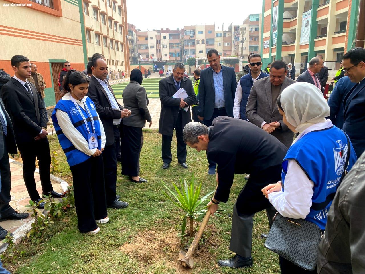 شباب يدير شباب .. دومًا في الطليعة... الفريق الأزرق بالغربية يستقبل وزير التنمية المحلية