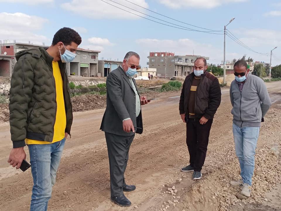  إزالة المخالفات والاشغالات وبدء أعمال الرصف بطريق ابو سكين التفتيش 