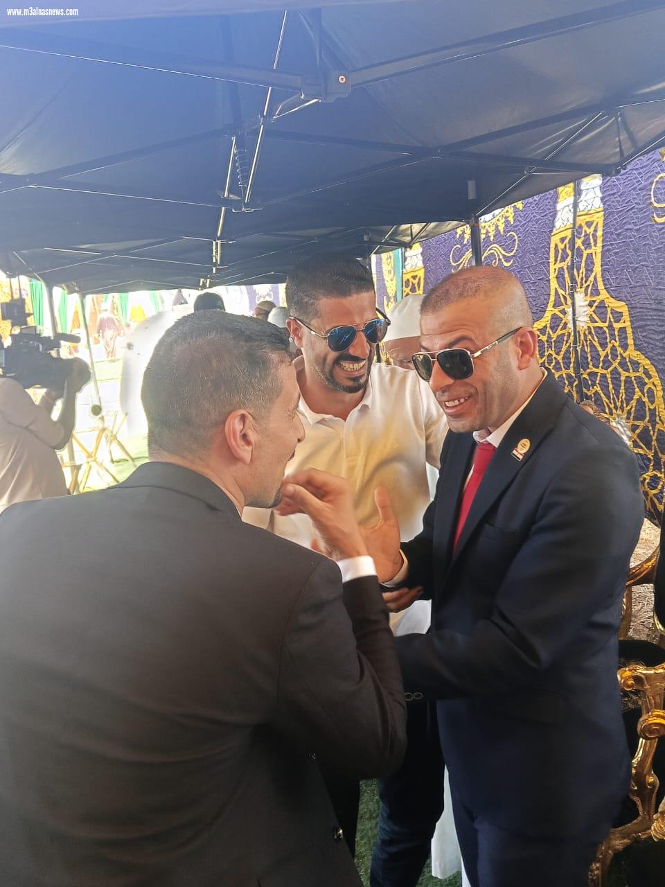 المهندس حسن الشيخ يشارك في أفراح عائلات داوود بقرية 59 الخاشعة