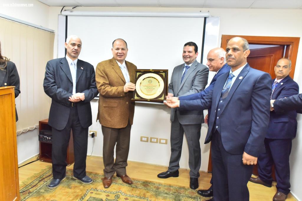 نائب وزير المالية ومحافظ أسيوط يفتتحان أعمال تطوير ورفع كفاءة مبنى المديرية المالية