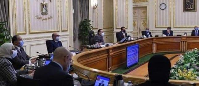 تنفيذ قرارات حكومية لمواجهة تصاعد إصابات فيروس كورونا بدءا من الأحد