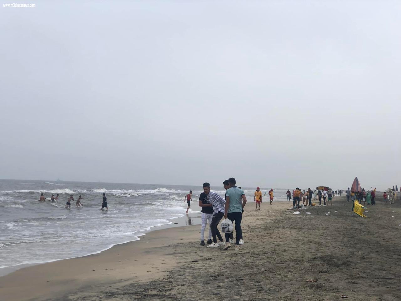 توافد الزائرين على مصيف بلطيم لقضاء أول أيام عيد الفطر المبارك