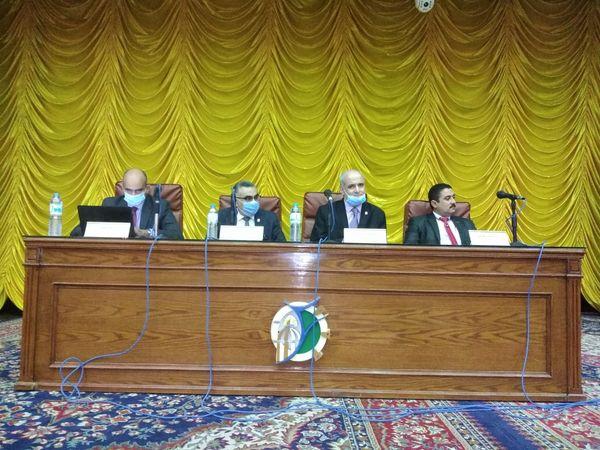 لجنة لمناقشة محاور التحول لجامعة ذكية بجامعة الفيوم