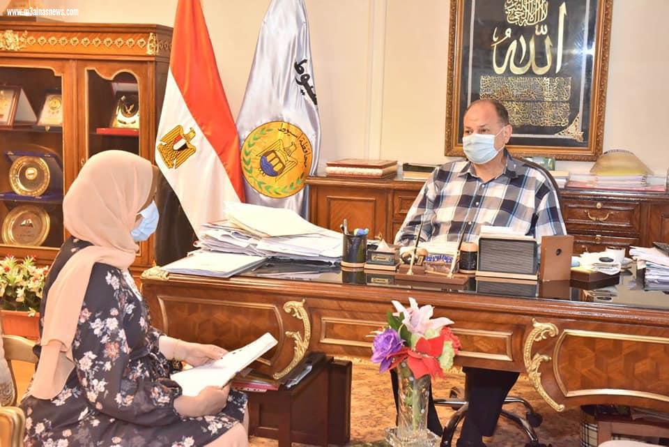 محافظ أسيوط يناقش موقف مشروعات تطوير الريف المصري التي ينفذها جهاز التعمير بإجمالي 243 مشروعًا بتكلفة 2 مليار جنيه في 7 مراكز