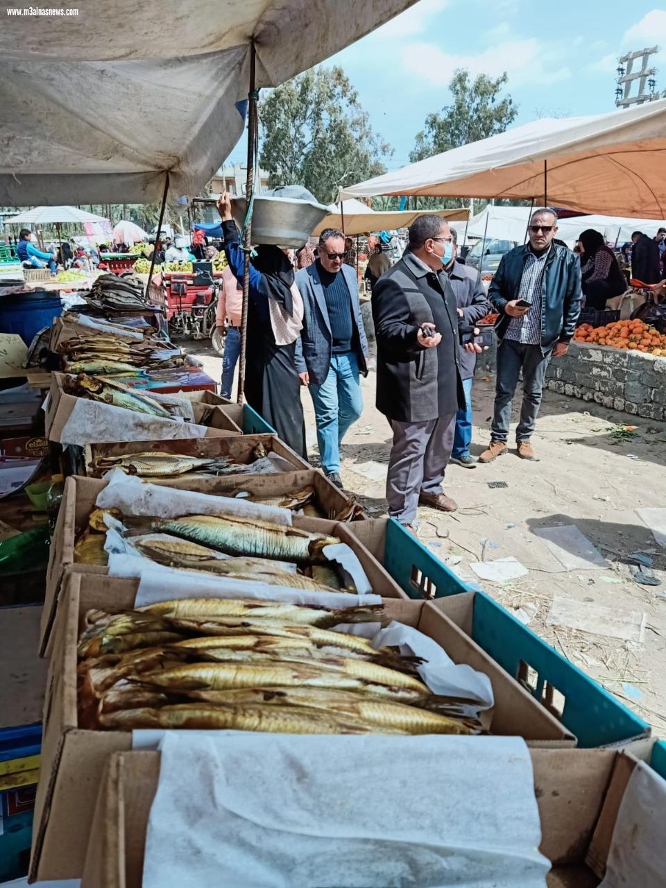 تحرير 361 محضراً للمخالفين من التجار وحملات مستمرة للتأكد من توافر السلع بكفر الشيخ