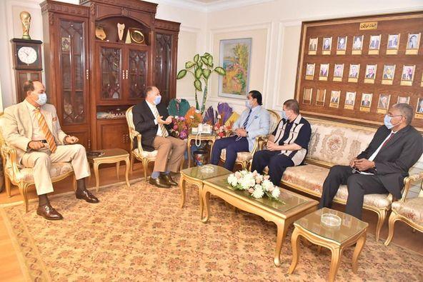 اللواء عصام سعد وأحمد سمير يدشنان رياضة الميني فوتبول بمحافظة أسيوط