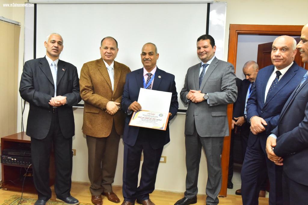 نائب وزير المالية ومحافظ أسيوط يفتتحان أعمال تطوير ورفع كفاءة مبنى المديرية المالية