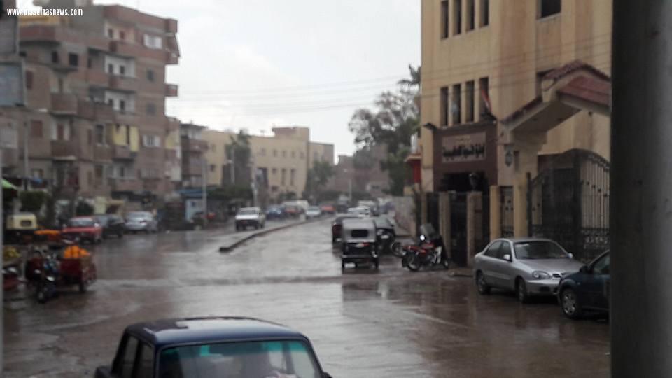 أمطار غزيرة على كفر الشيخ واستمرار عمليات الصيد.. 