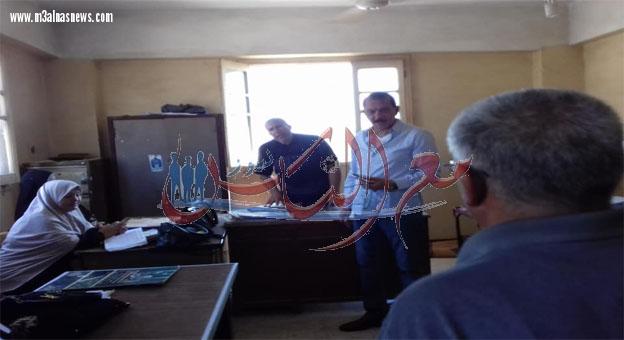 عبية يشن زيارة مفاجئة على موظفى الوحدة المحلية بههيا