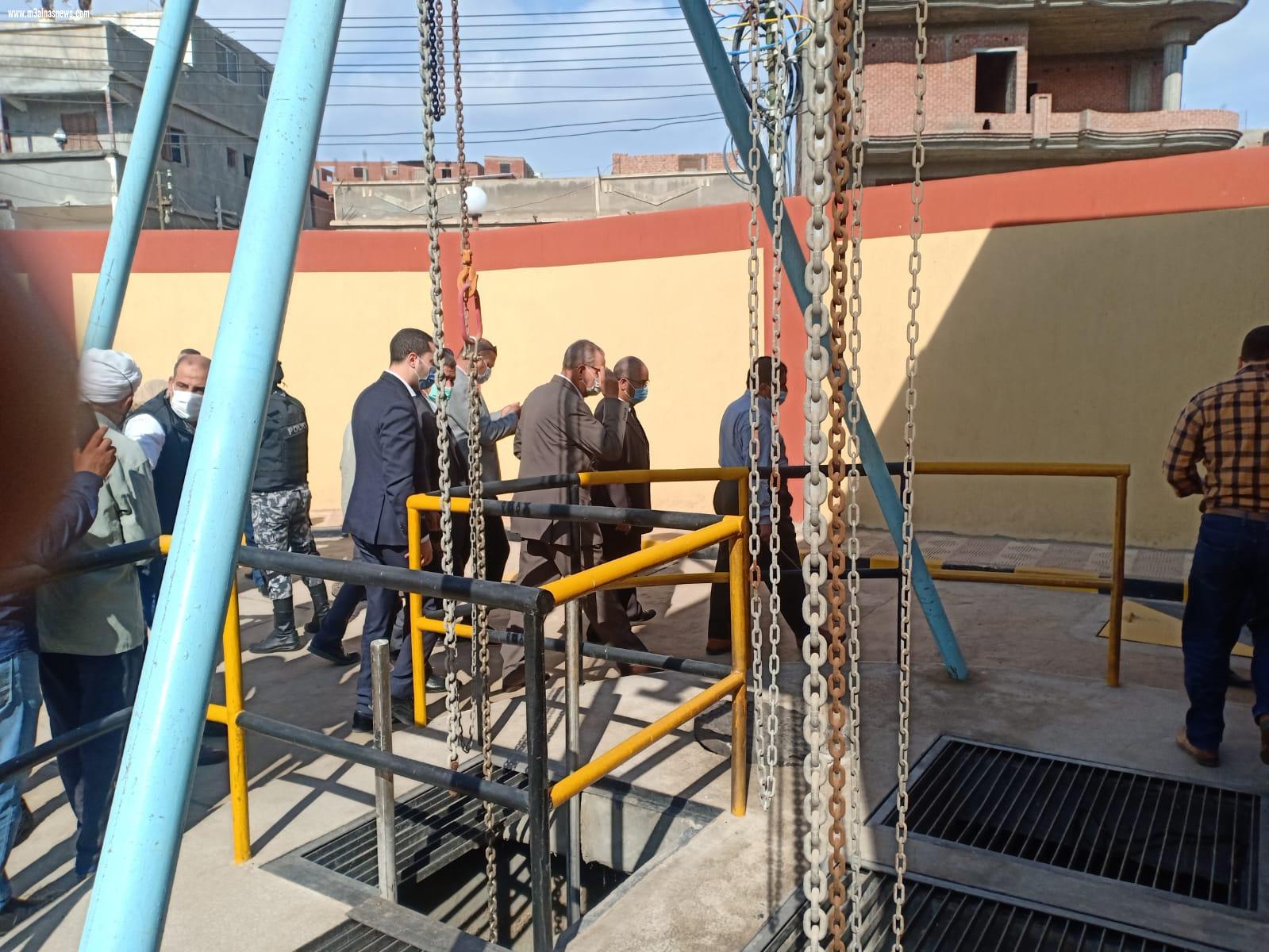 محافظ كفر الشيخ يتفقد مشروع صرف صحى قرية كفر مجر بدسوق بتكلفة 20 مليون جنيه