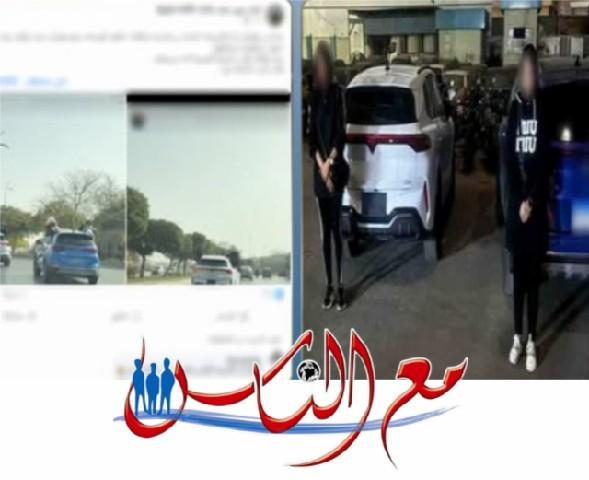 ضبط سيدتين أثناء جلوس أطفالهن على نافذة السيارتين أثناء القيادة ببورسعيد