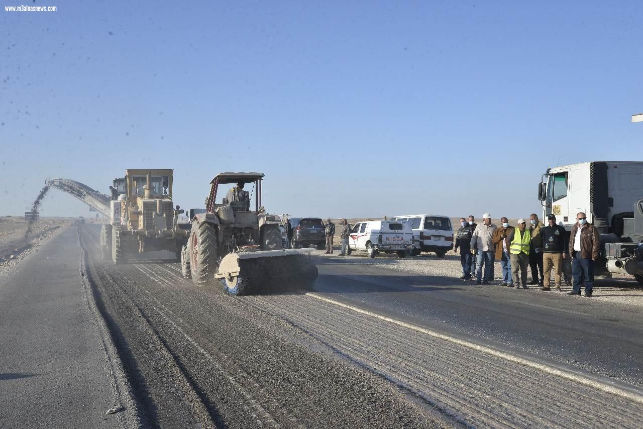 محافظ أسيوط يتفقد أعمال تطوير وإعادة رصف الطريق الصحراوي الغربي وطريق المطار ومدخل مدينة ناصر الجديدة ضمن خطة المحافظة لتطوير الطرق ورفع كفائتها