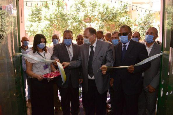 محافظ أسيوط يفتتح معرض 