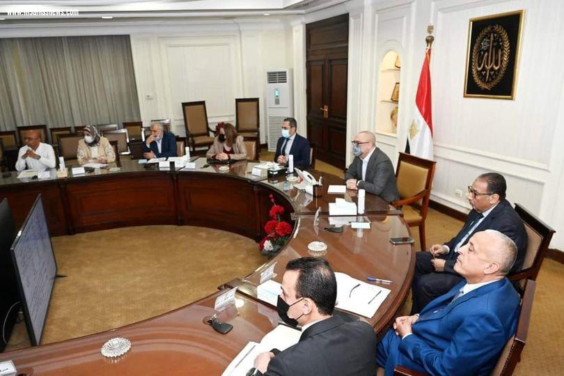 وزير الإسكان يتابع موقف تنفيذ وحدات مشروع 