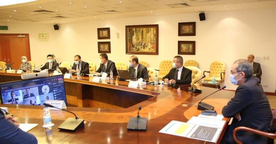 عمروطلعت.. يلتقى بوفد شركة هواوى العالمية 