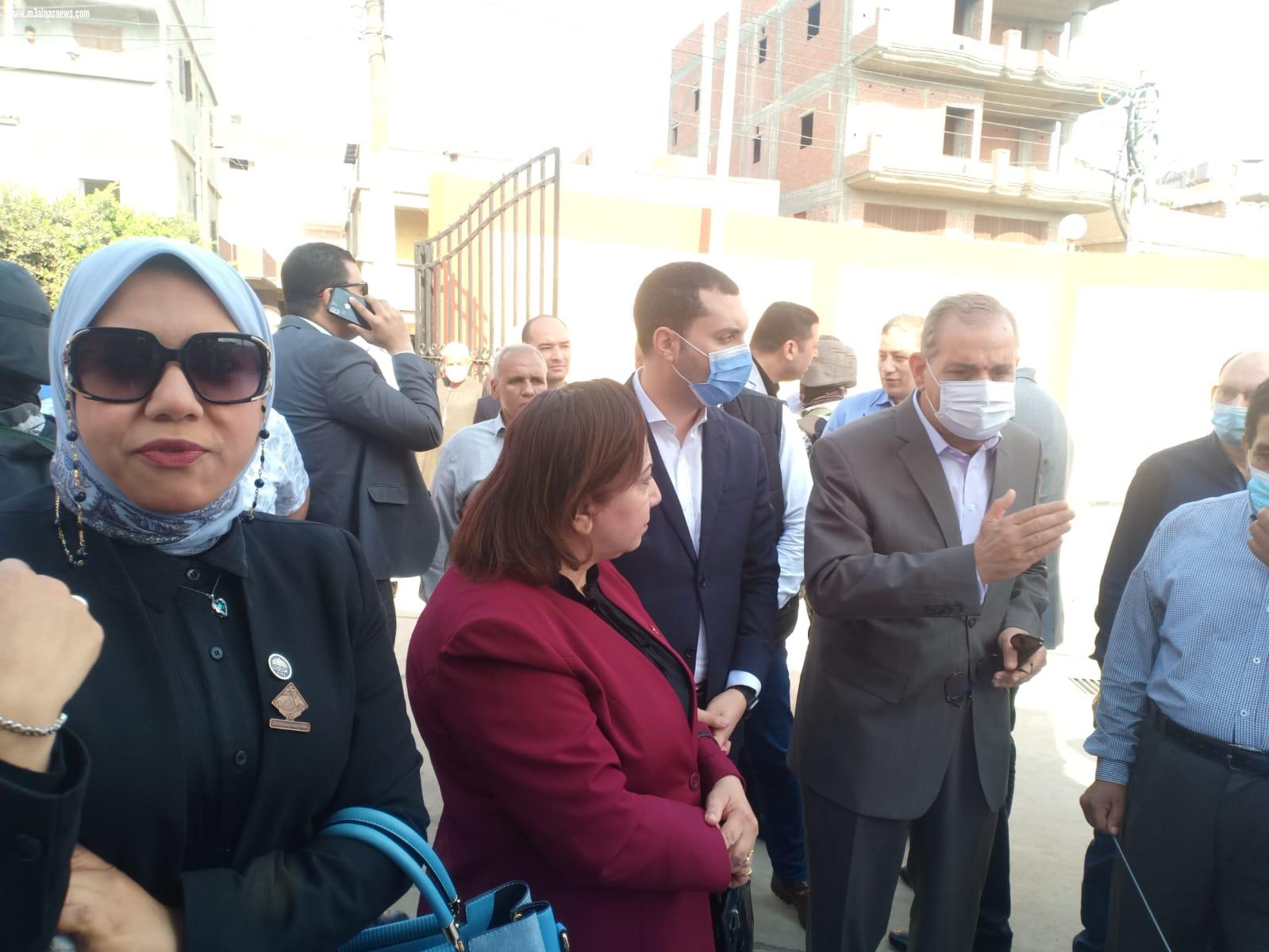 محافظ كفر الشيخ يتفقد مشروع صرف صحى قرية كفر مجر بدسوق بتكلفة 20 مليون جنيه