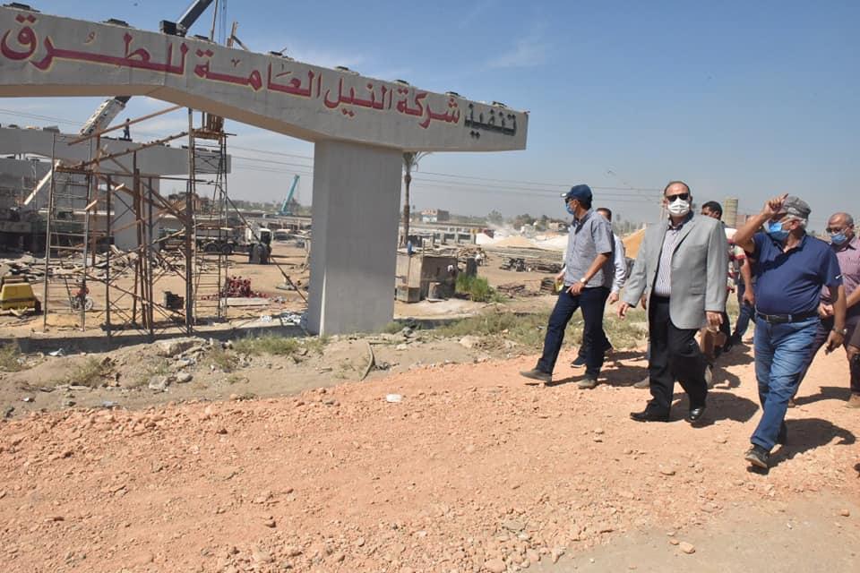  1.7 مليار جنيه تكلفة  مشروع محور ديروط الحر و محافظ أسيوط  يتفقد أعمال تنفيذ