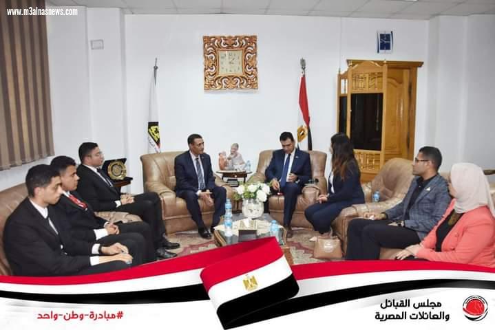 وطن واحد ضد الأمية ... بالعلم والمال يبني الناس ملكهم