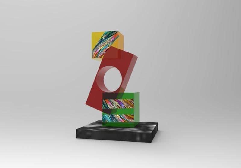 طلاب فنون تطبيقية حلوان يبدعون في تقديم مشروعات فنية بالزجاج.