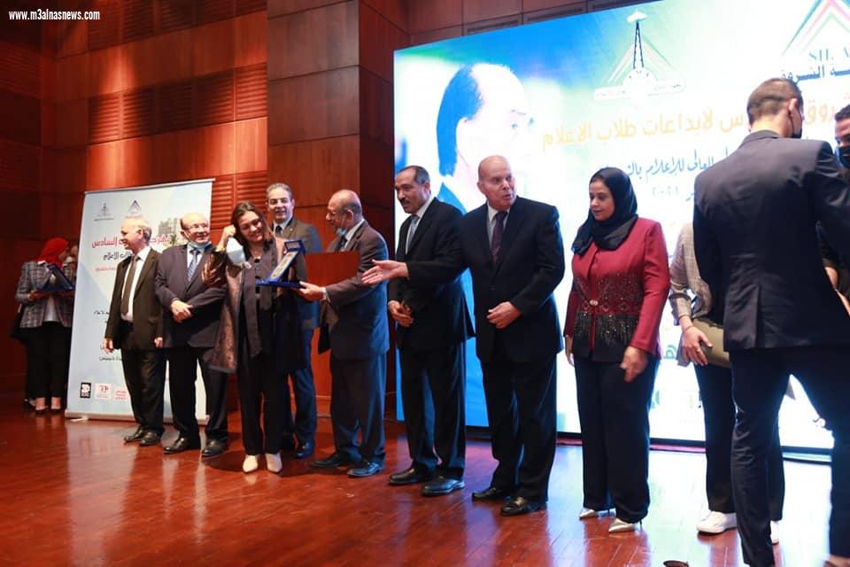 اختام مهرجان الشروق للإعلام ويُكرم سهير المرشدي ، ويُعلن جوائزه