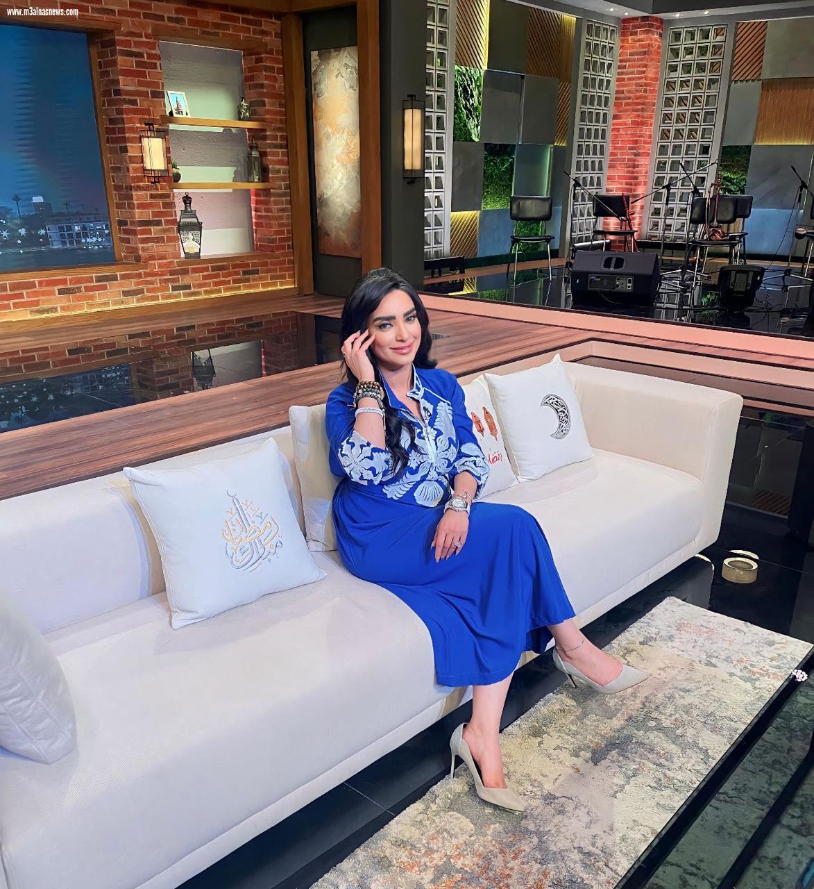 هبة عبد العزيز تناقش قضية 