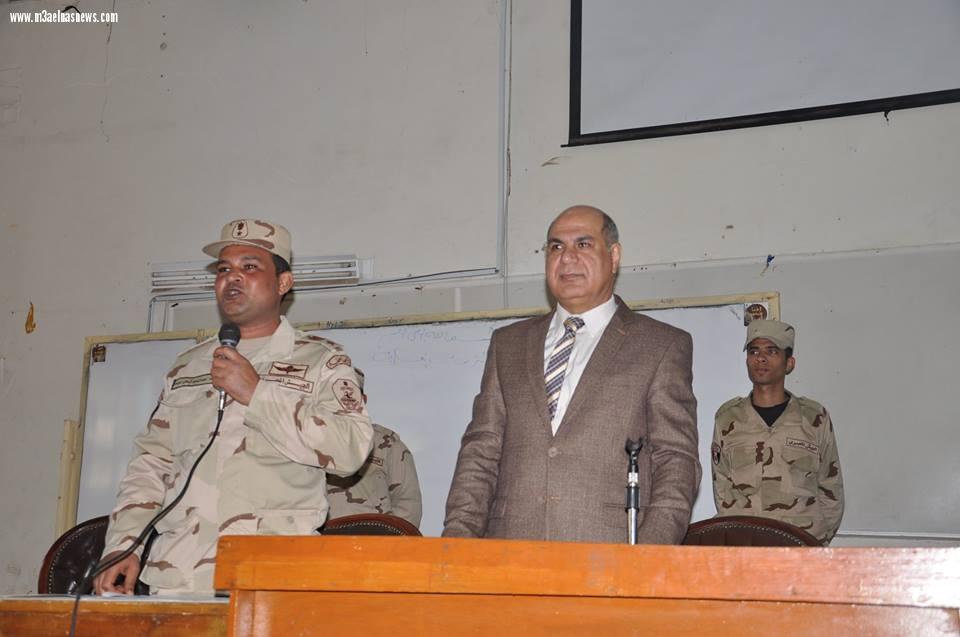 رئيس جامعة كفر الشيخ يلتقي بالطلاب المشاركين في دورة التربية العسكرية: 