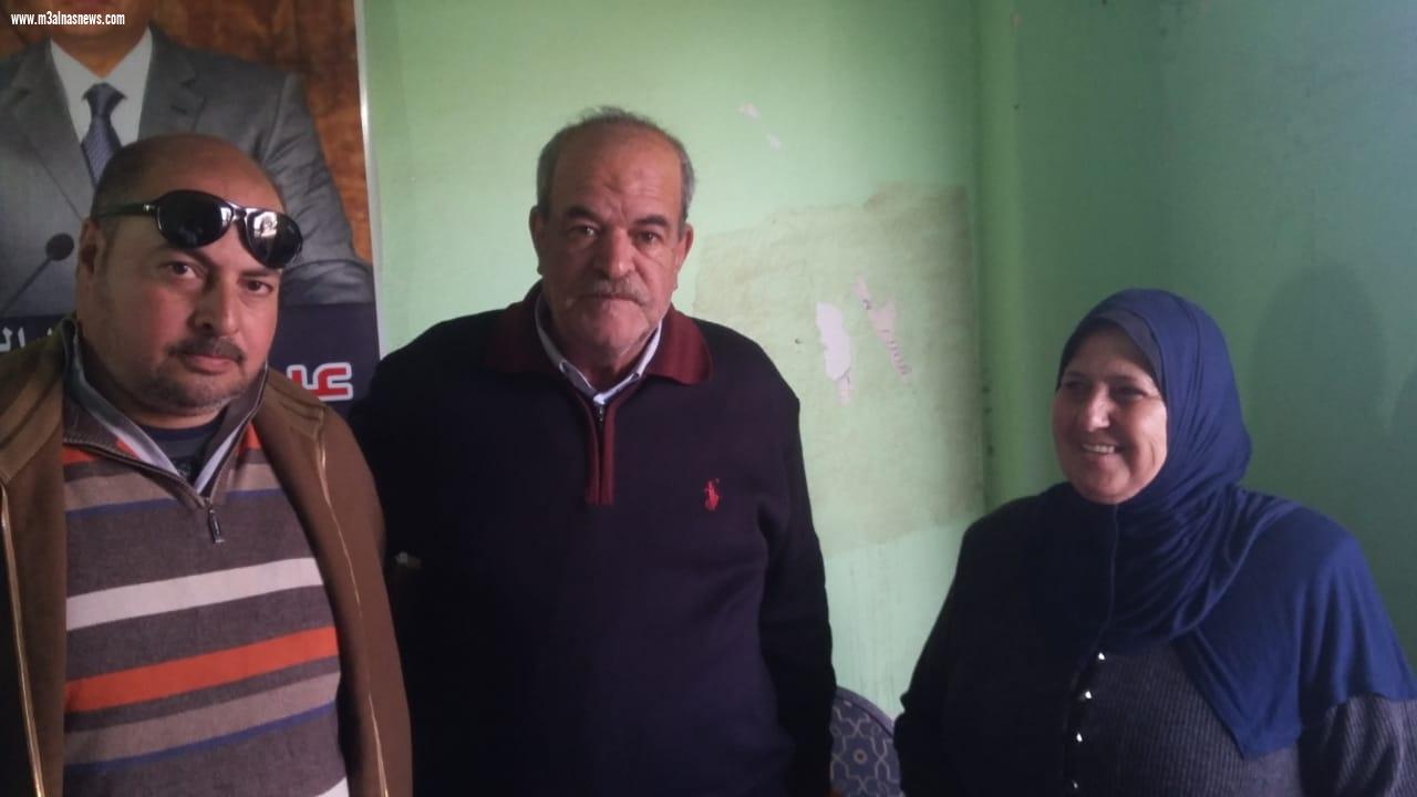 نائب مصيف بلطيم بكفر الشيخ يجرى الكشف الطبى فى  قافلة العيون