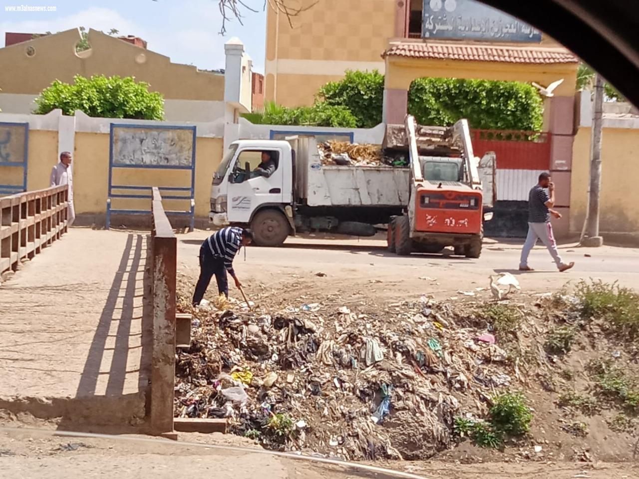 حملات نظافة ورفع كفاءة الإنارة وإزالة الإشغالات بـ 6 مدن ومراكز بكفر الشيخ