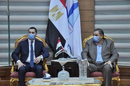  عبدالرازق دسوقي.. يستقبل نائب المحافظ ووفد متدربي البرنامج الرئاسي للتنفيذيين