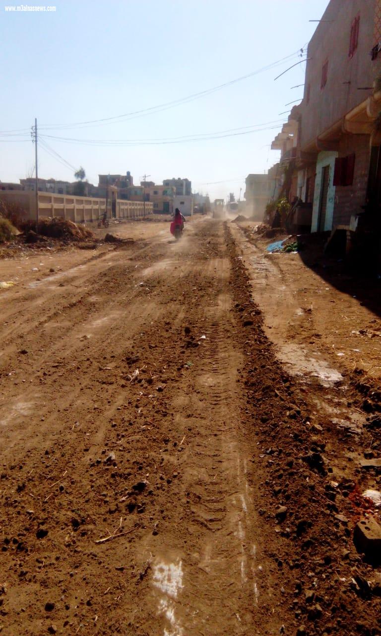 حملات لتسوية ومسح وترميم الطرق .. والانتهاء من 494 طريق بقرى ومدن كفر الشيخ