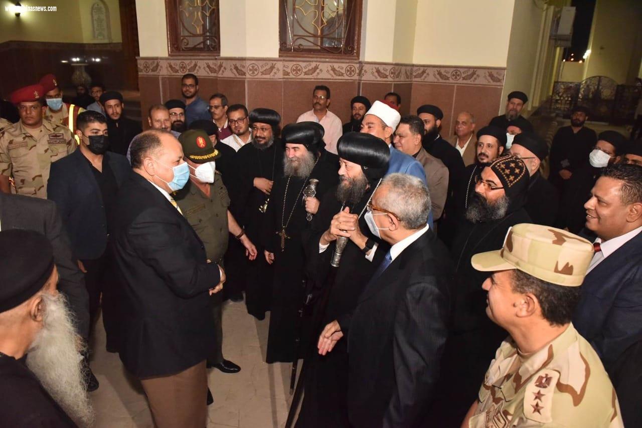 محافظ أسيوط وقائد المنطقة الجنوبية العسكرية يشهدان حفل تجليس 