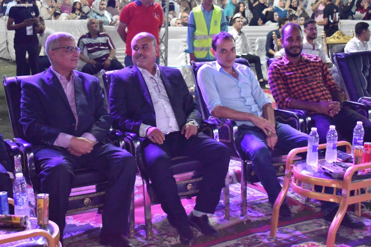  نقيب مهندسي أسيوط ونائب رئيس جامعه لشؤون التعليم والطلاب يشارك في حفل خريجي الفنون الجميلة