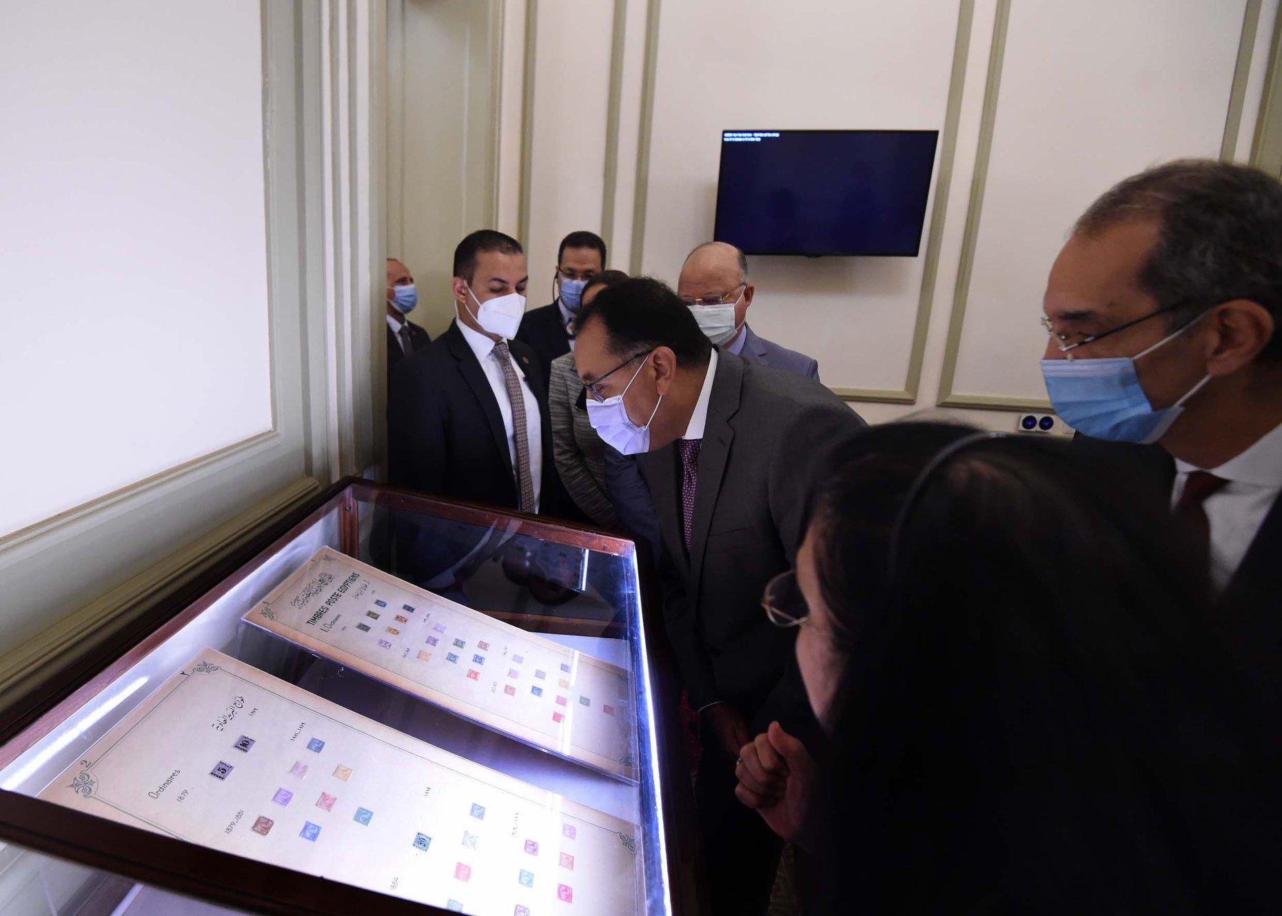 مدبولي..يتفقد أعمال تطوير مبنى متحف البريد المصري التاريخي بالعتبة