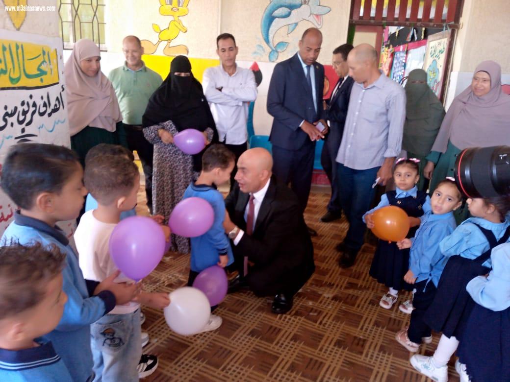 مدير إدارة الرياض التعليمية في حوار خاص لـ«مع الناس نيوز» عاصم الشربيني: زيارة وزير التعليم كانت مفاجأة.. وقال لي: «أنا متابع شغلك من زمان.. اجتهد ولكل مجتهد نصيب»