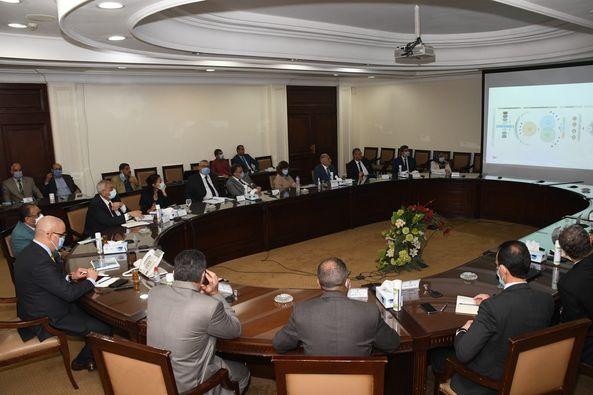  الإسكان تستعرض البدائل المُقترحة للمخطط الاستراتيجي لتنمية المرحلتين الثانية والثالثة بالعاصمة الإدارية الجديدة