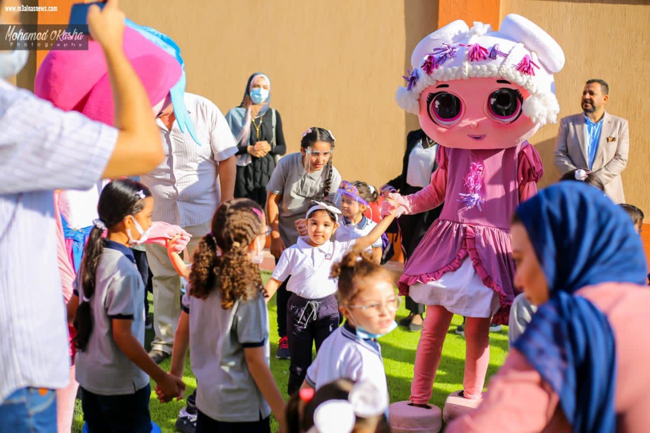 بالأغاني الوطنية و الاراجوز والعرائس تستقبل أول مدرسة دولية حكومية بكفر الشيخ أطفالها