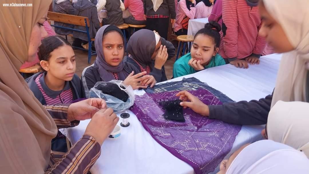 إقبال جماهيري كبير علي قافلة مدارسنا بالألوان لثقافة أحمد بهاء الدين